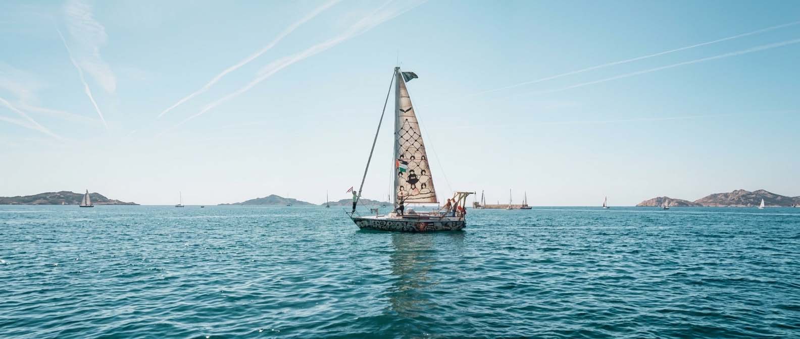 THOUSAND SUNS - Let's talk Palestine boat