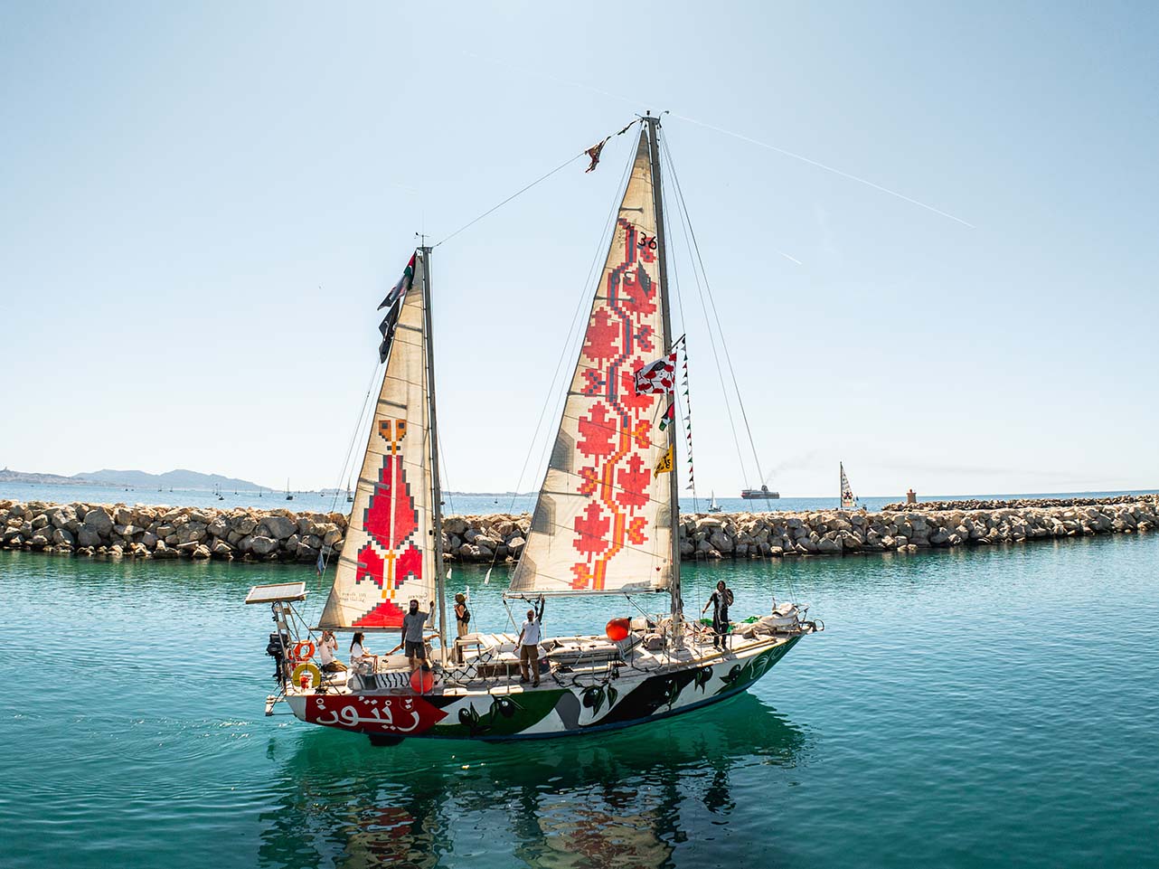 ZEYTOUN - the ecology boat